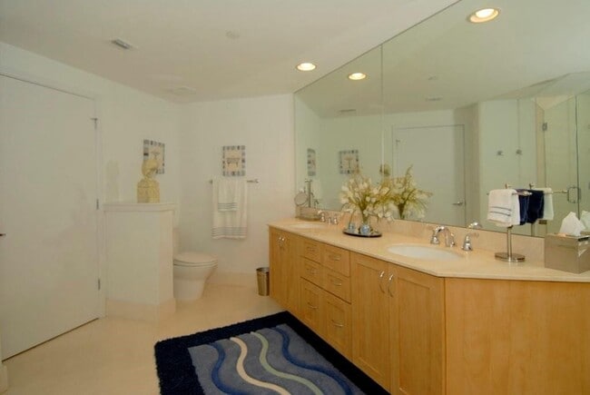 Building Photo - 2821 N Ocean Blvd