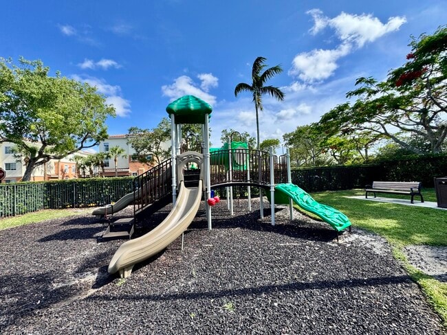 Building Photo - 9857 Baywinds Blvd