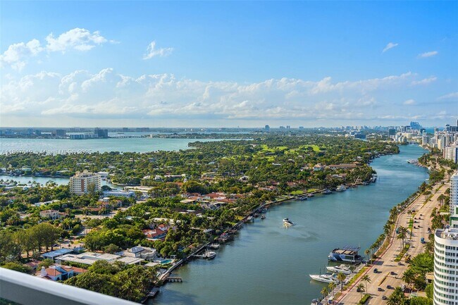 Building Photo - 4401 Collins Ave