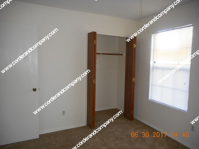 Building Photo - Nice 3 Bedrooms, 1 3/4 Bathroom, 2 Car Gar...