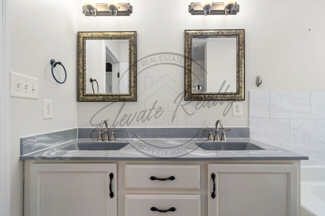Building Photo - Charming 3-Bedroom Home with Bonus Room, F...
