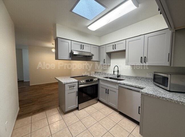 Building Photo - 1015 N Iowa St