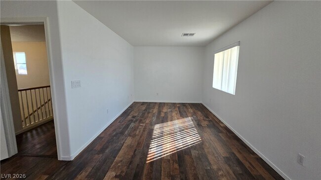 Building Photo - 3902 W El Campo Grande Ave