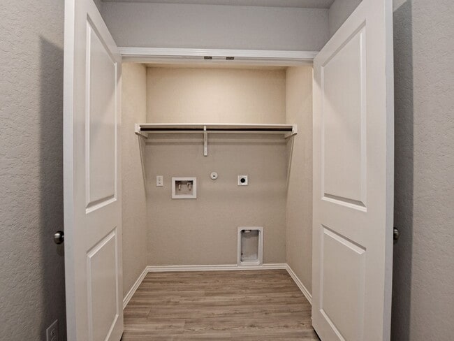 Building Photo - 4 BR / 2 BA - 1,667 SF in San Antonio - WA...