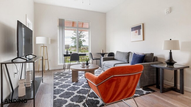 Building Photo - 5256 International Dr