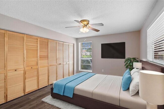 Building Photo - 11101 Royal Palm Blvd