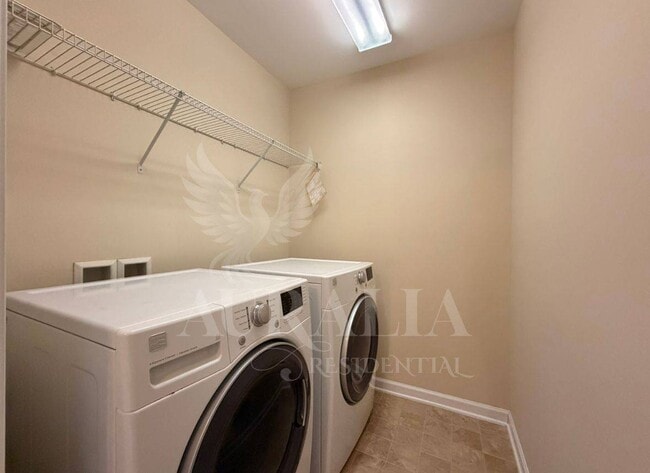 Building Photo - 705 Keystone Park Dr