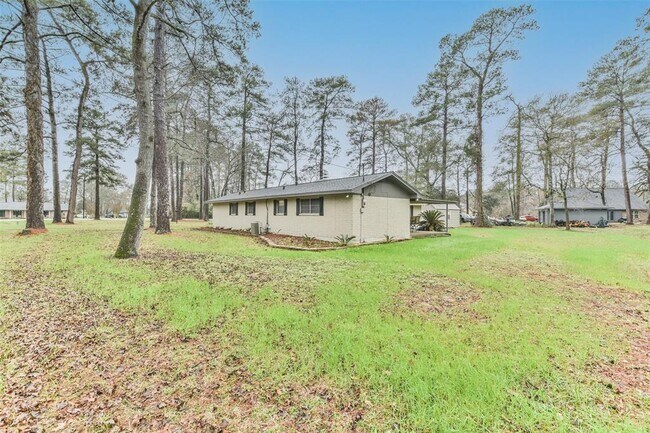 Building Photo - 23807 Red Oak Dr