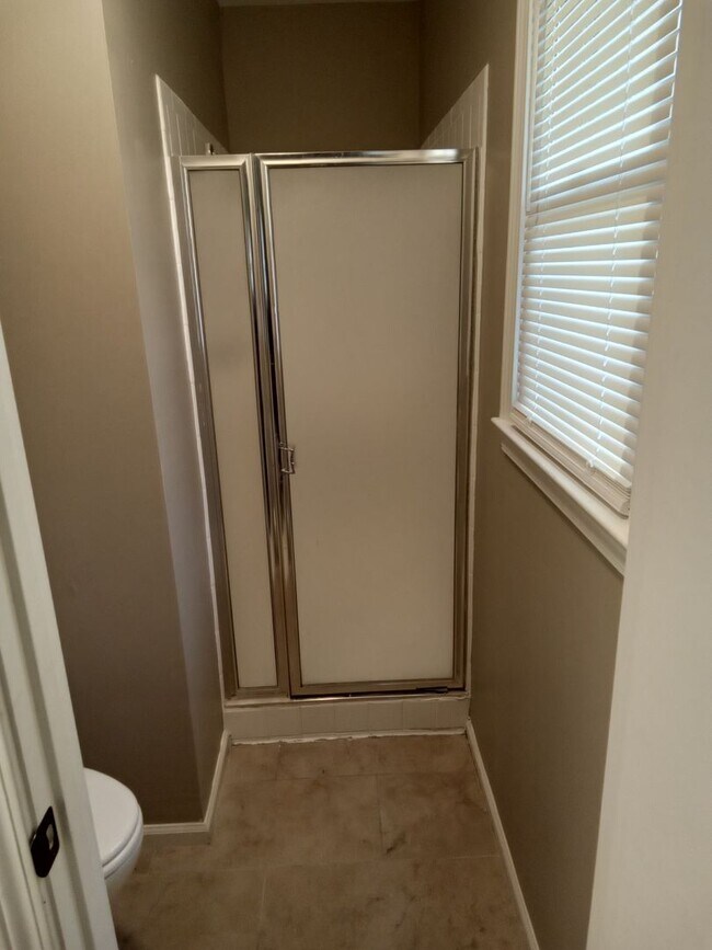 Building Photo - Coming soon! Newly Renovated SF in Liberty