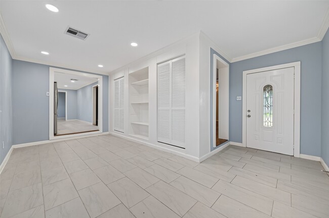 Building Photo - 4715 Chapman St