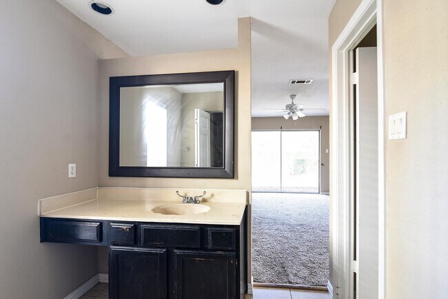 Building Photo - 25538 Chapel Ridge Ln
