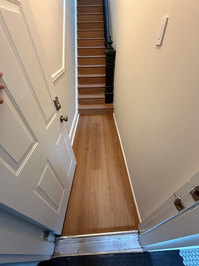 Building Photo - 317 21st St