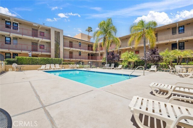 Building Photo - 17000 Burbank Blvd