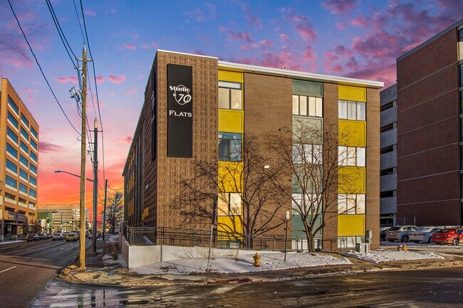 Building Photo - Unique 2-Story Loft-Style Condo w/1200 sqft of Living Space!