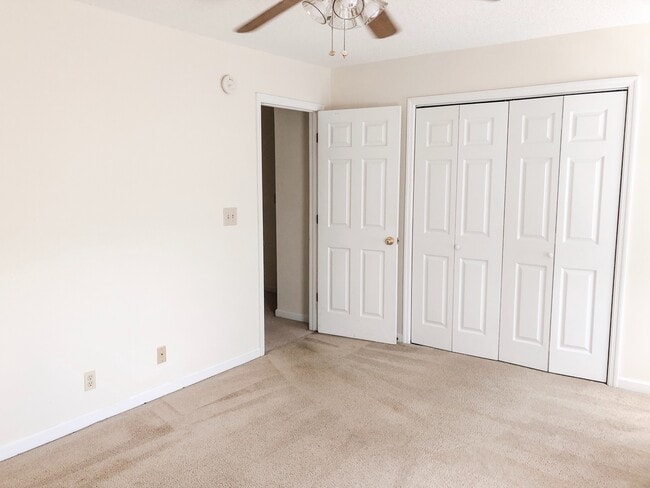 Building Photo - 808 Folmar St