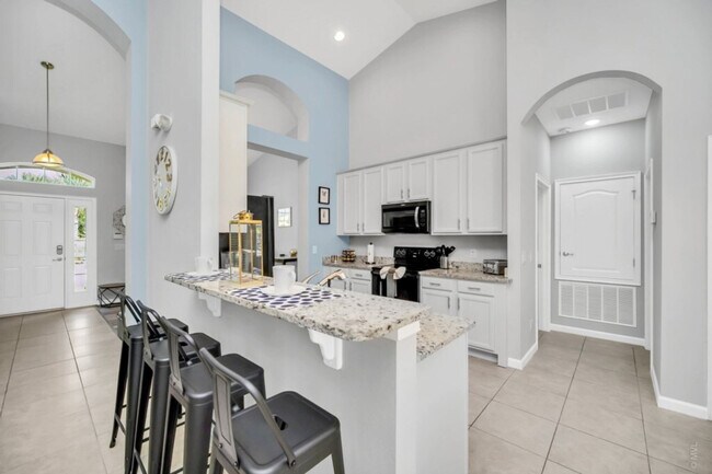 Building Photo - 4168 Oak Tree Dr