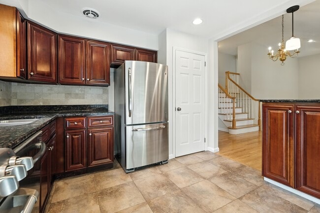 Building Photo - 49 Canoe Brook Pkwy