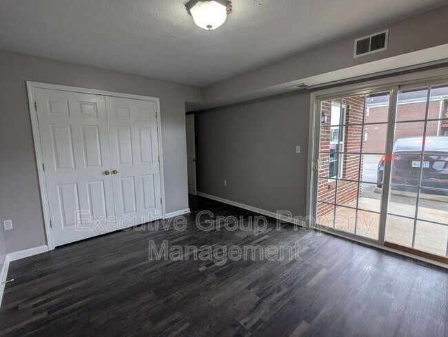 Building Photo - 103 Kenilworth Ct