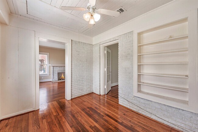 Building Photo - 2611 Rosewood St