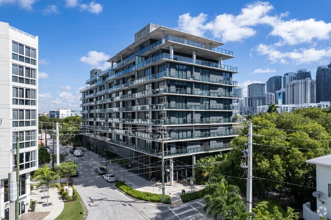 Primary Photo - Cassa Brickell