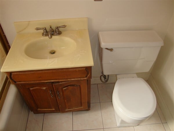 Building Photo - Refined Single-Family Residence in Desirable Bixby North