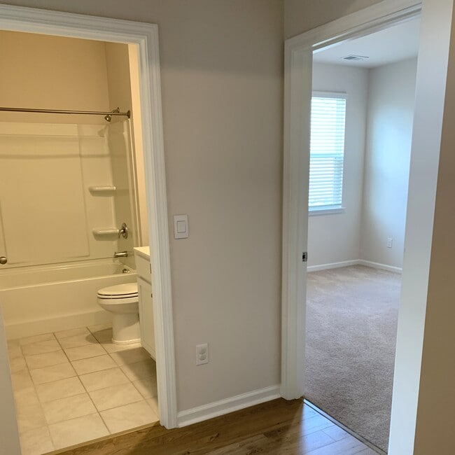 Building Photo - 246 Marauder Dr