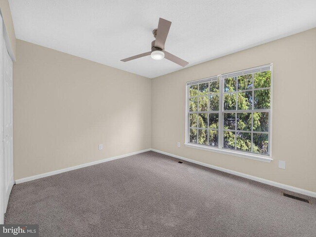 Building Photo - 801 High Plain Dr