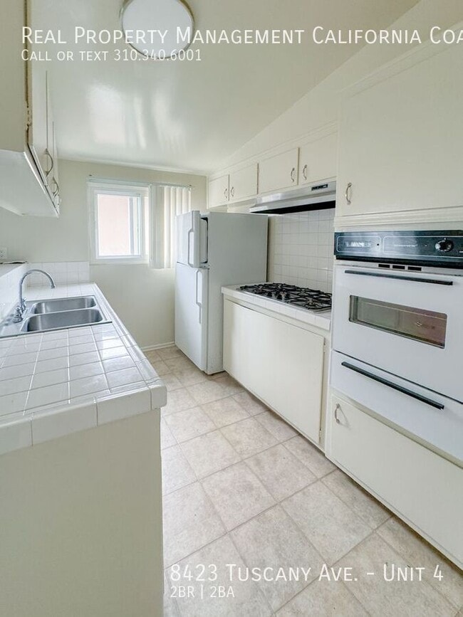 Building Photo - 8423 Tuscany Ave