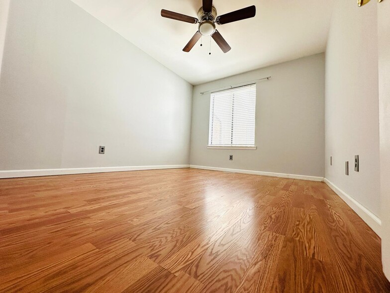 2nd Bedroom from Door - 4908 W Brigantine Ct