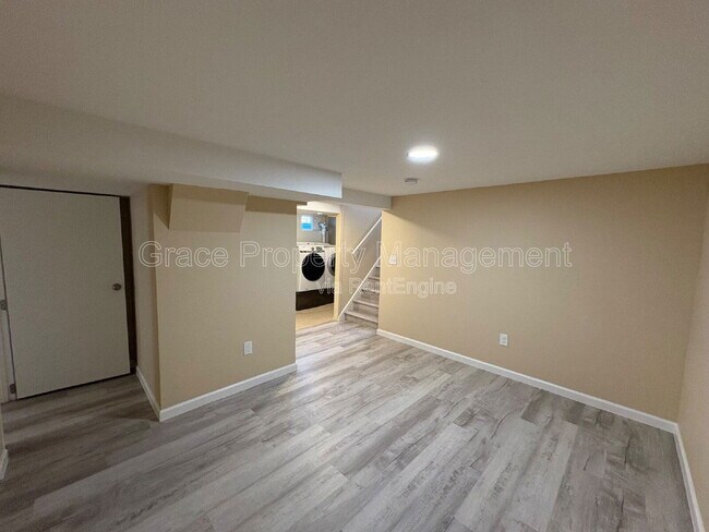 Building Photo - 4925 Clay St