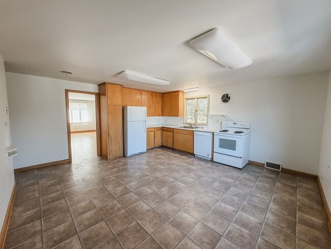 Building Photo - 318 McKinley Ave