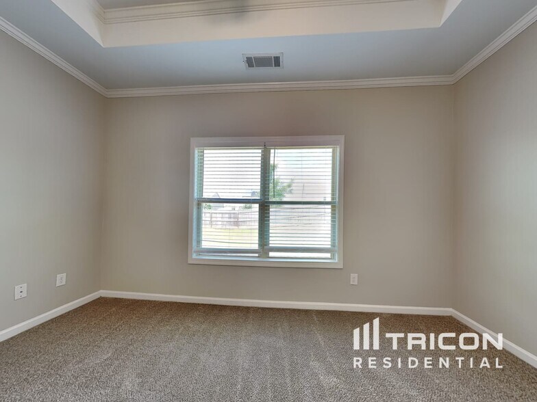 Building Photo - 2154 Massey Ln