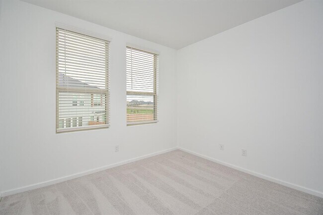Building Photo - 5410 Holly Hvn Ct