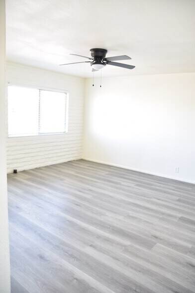 Building Photo - 6605 W Pasadena Ave