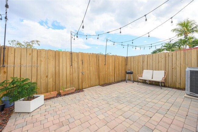 Building Photo - 17815 NW 74th Ct