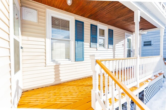 Building Photo - 204 Alsace St