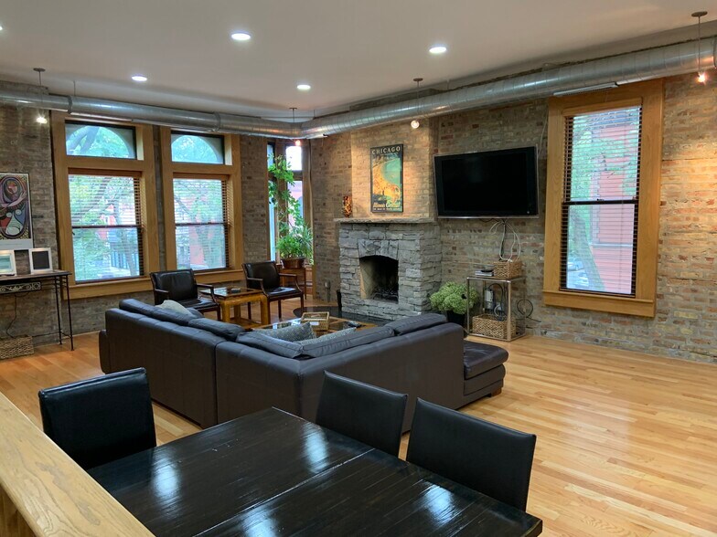 Building Photo - 1253 N Hoyne Ave