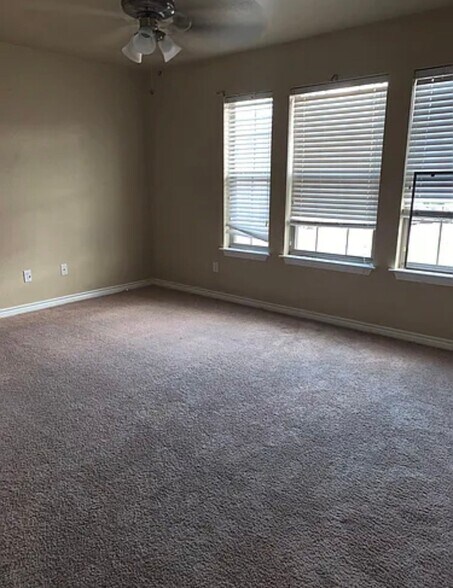Building Photo - 137 Bolero Way