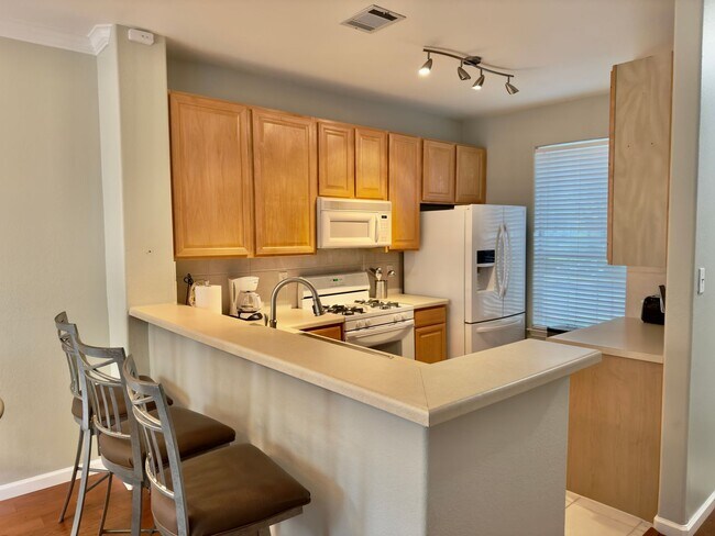 Building Photo - 2 Bedroom Townhome in Westcreek Ranch