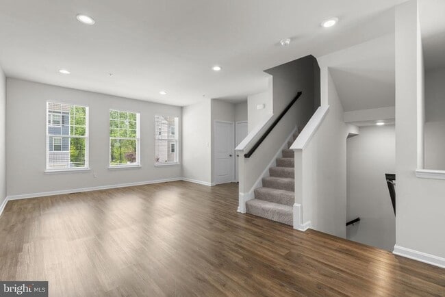 Building Photo - 7980 Patterson Wy