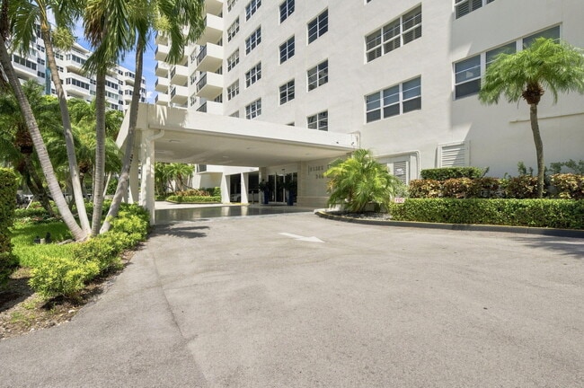 Building Photo - 340 Sunset Dr