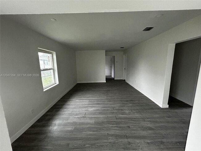 Building Photo - 4429 SW 21st St