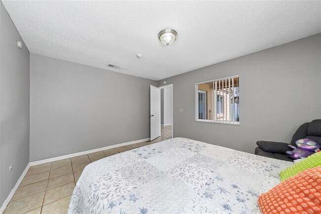 Building Photo - 4855 Kingston Cir