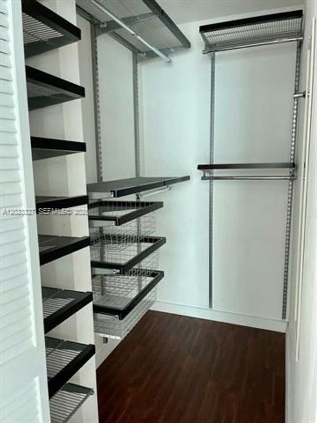 Building Photo - 300 S Biscayne Blvd