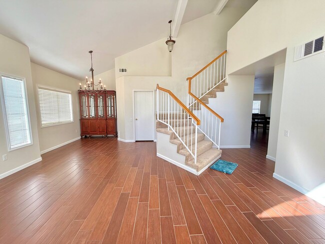 Building Photo - Two Story Four Bedroom home for lease in Jurupa Valley $3,395