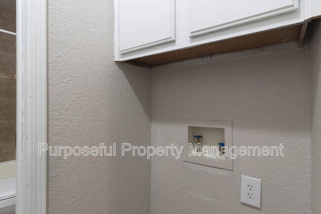 Building Photo - 313 Belmont Dr