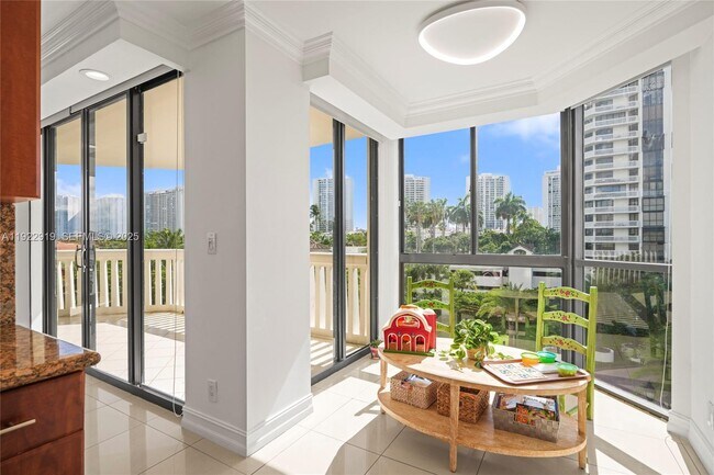 Building Photo - 1000 W Island Blvd