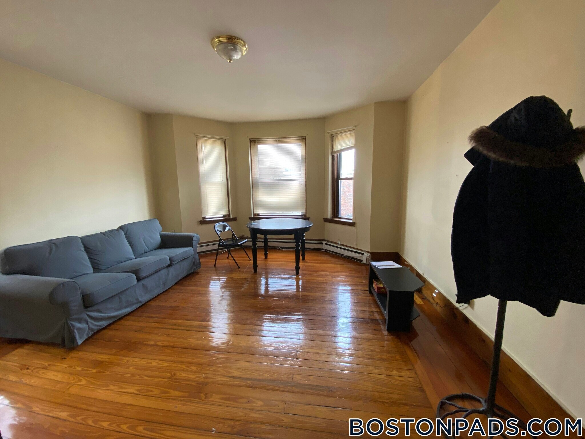 Building Photo - 4.5 Centre St