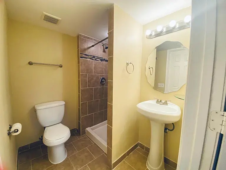 Building Photo - 11266 Valley Bend Dr