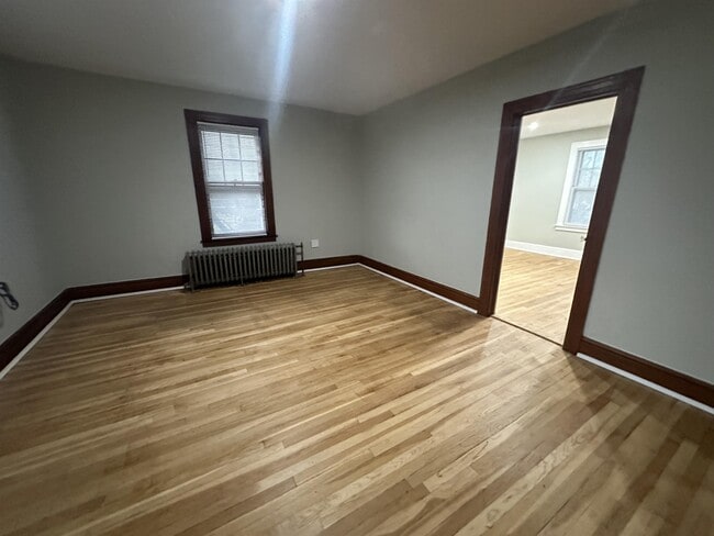 Building Photo - 225 W Main St